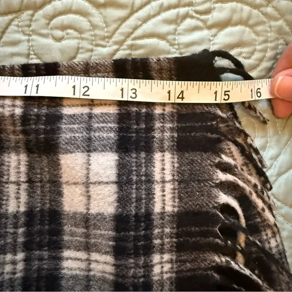 Vintage Anne Klein Black and White Plaid Wool Wrap Skirt Fringe Size 10 USA - Picture 4 of 7